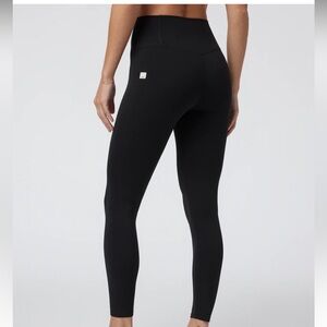 All The Feels Vuori leggings- short length, medium